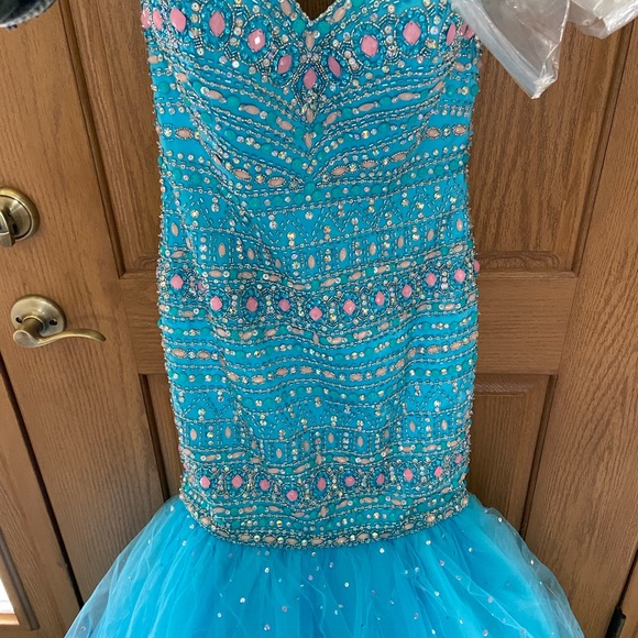 Mori Lee Prom Dress - Picture 3 of 4